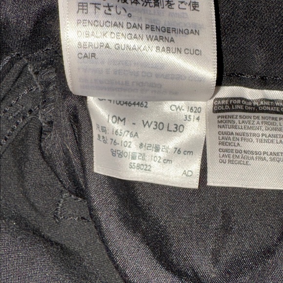 Levis Woman’s 30 Black Classic Mid Rise Skinny Jeans - Picture 3 of 7